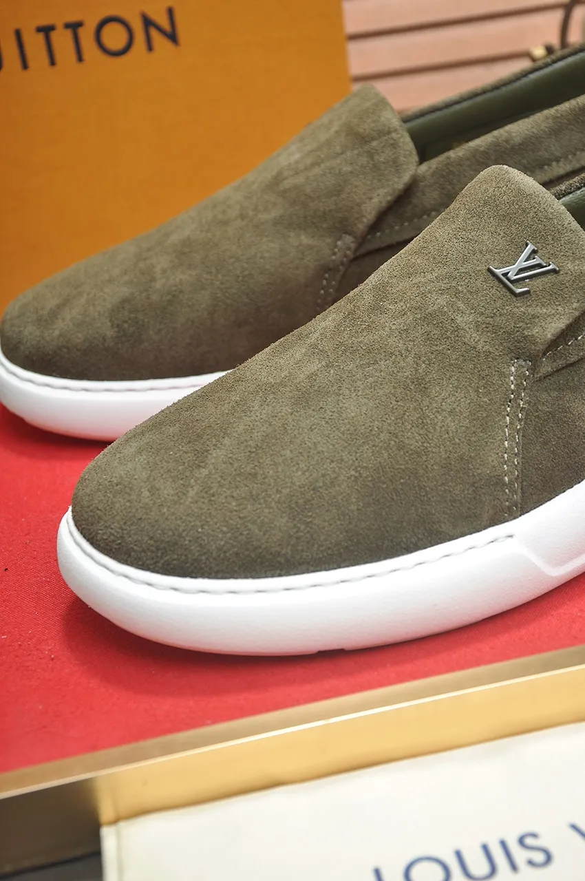 Men's men's shoes 💰700💶[LOUIS VUITTON] new original order 🍀LV Louis Vuitton * - top version of LV classic trendy shoes! Made of imported original LV fabric with rubber surface, breathable cowhide lining, and original wear-resistant rubber foam outsole! High quality products! The yardage is 38-44.